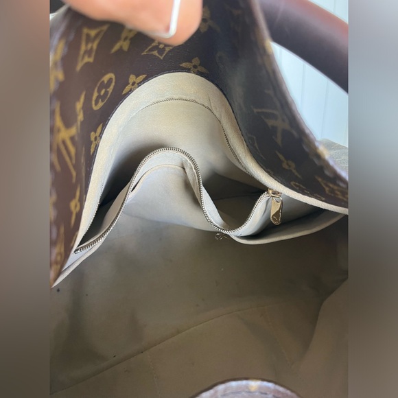 LOUIS VUITTON ARTSY MONOGRAM BAG - Picture 6 of 8